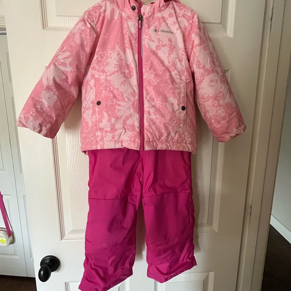 Size 4T Columbia Ski Outfit - jacket and bib